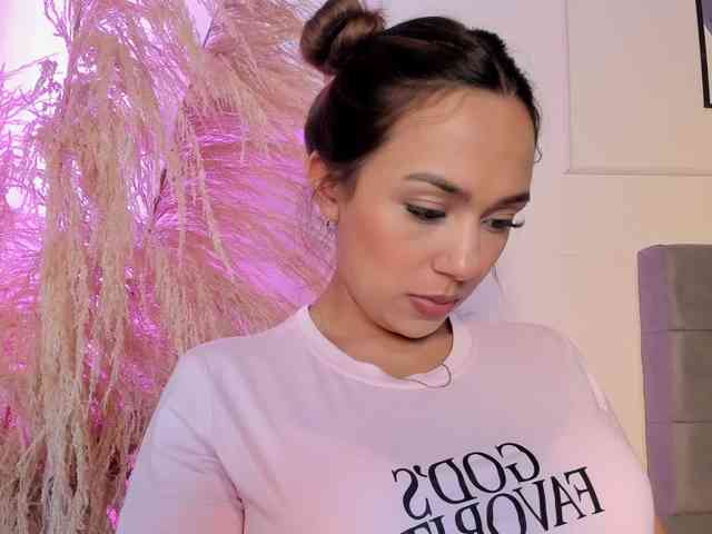Nicole_Voshkie webcam