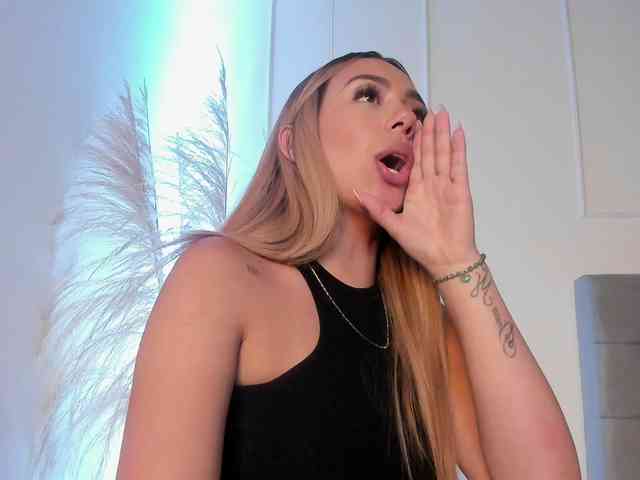 Nicole_Voshkie webcam