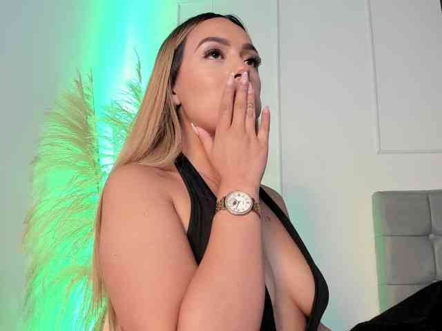 Nicole_Voshkie webcam