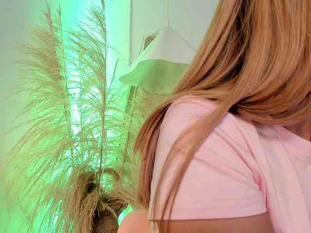 Nicole_Voshkie webcam