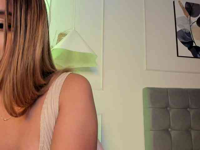 Nicole_Voshkie webcam