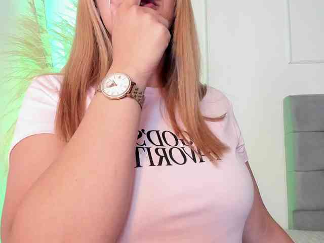 Nicole_Voshkie webcam