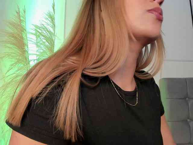 Nicole_Voshkie