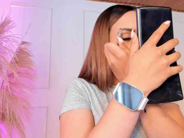 Nicole_Voshkie