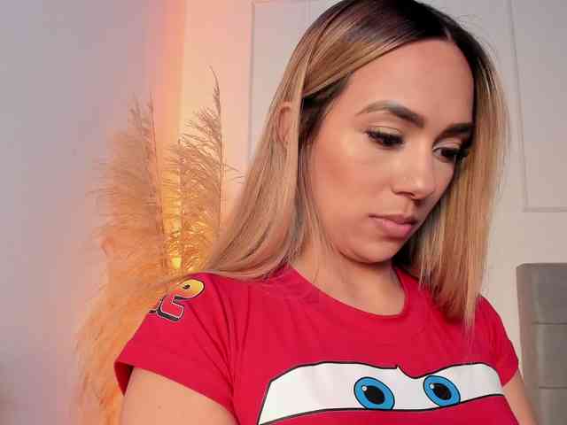 Nicole_Voshkie webcam