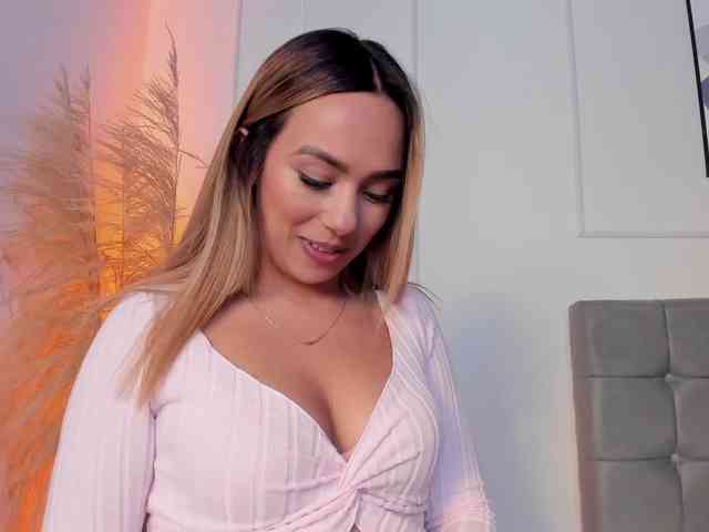 Nicole_Voshkie webcam