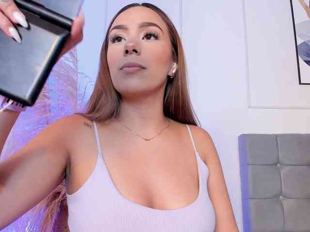 Nicole_Voshkie webcam