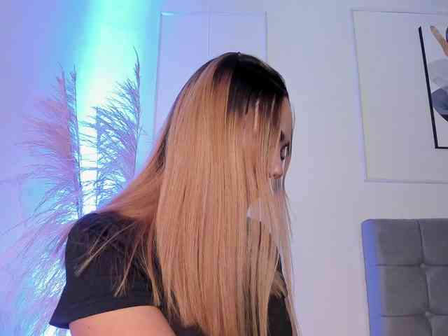 Nicole_Voshkie