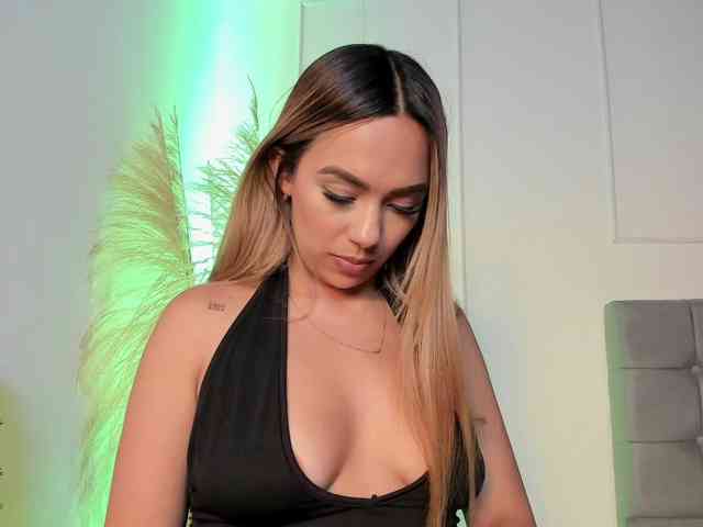 Nicole_Voshkie webcam