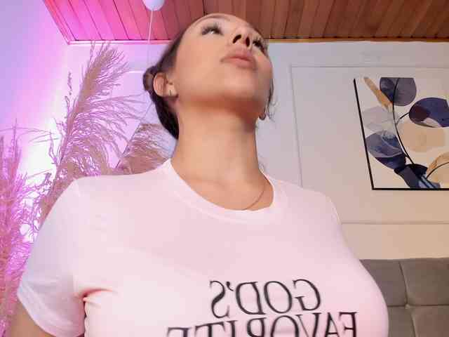 Nicole_Voshkie webcam