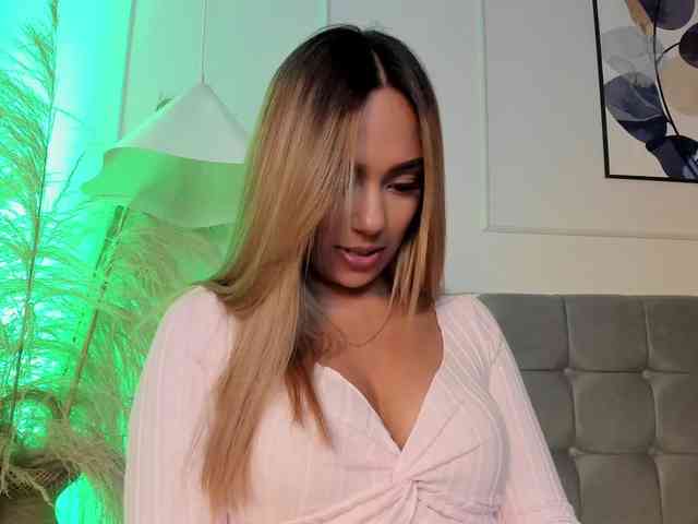 Nicole_Voshkie webcam