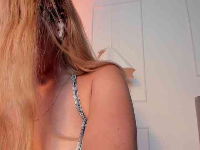 Nicole_Voshkie webcam