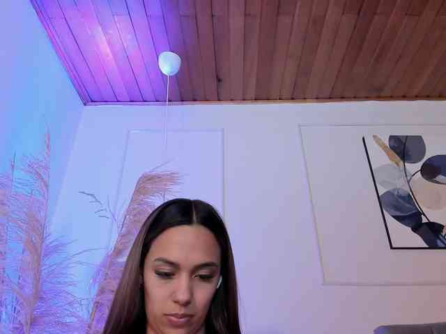 Nicole_Voshkie webcam