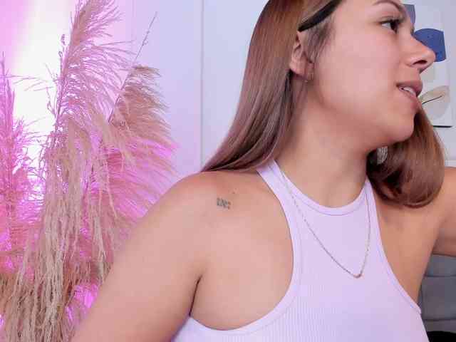 Nicole_Voshkie webcam