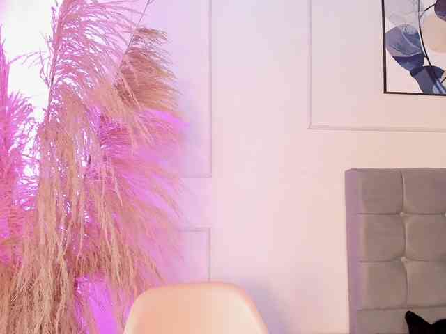 Nicole_Voshkie webcam