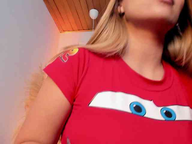 Nicole_Voshkie webcam