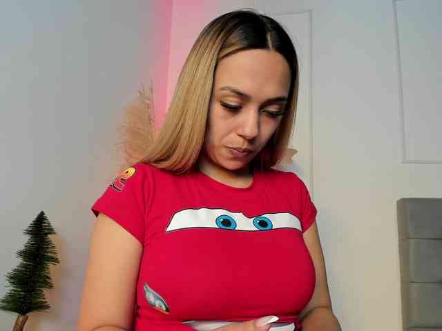 Nicole_Voshkie webcam