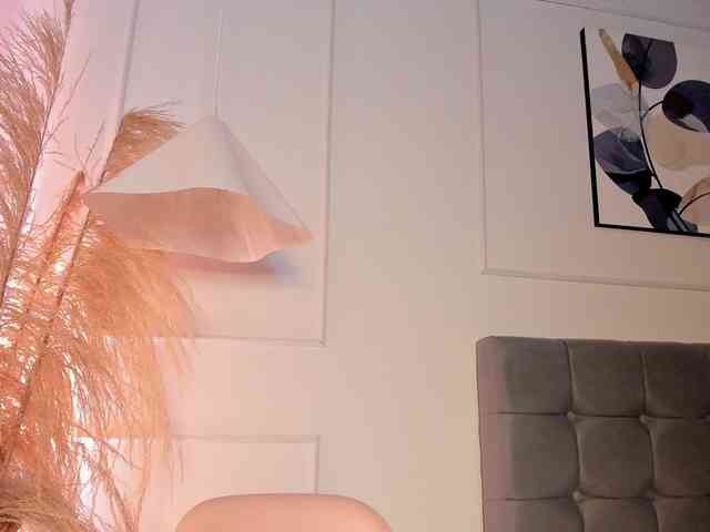 Nicole_Voshkie webcam