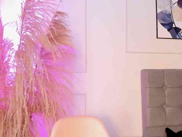 Nicole_Voshkie webcam