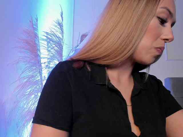 Nicole_Voshkie