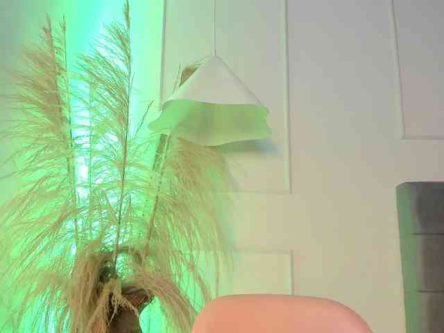 Nicole_Voshkie webcam