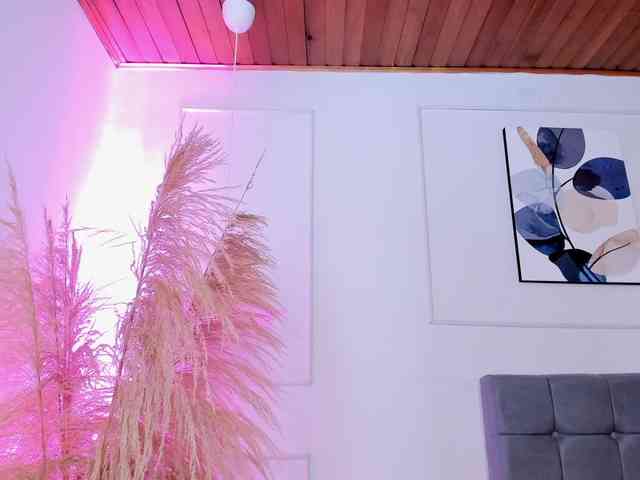 Nicole_Voshkie webcam