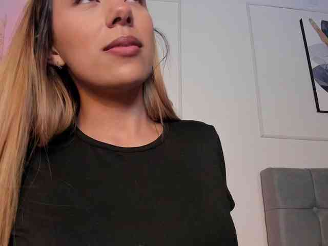 Nicole_Voshkie