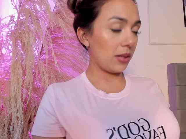 Nicole_Voshkie webcam