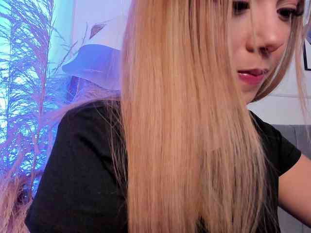 Nicole_Voshkie