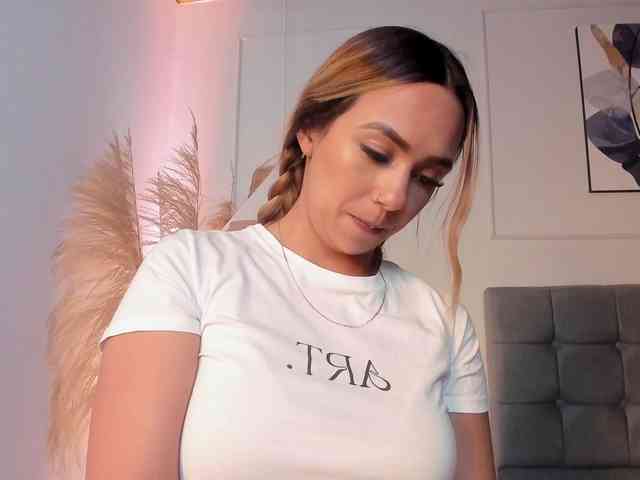 Nicole_Voshkie webcam