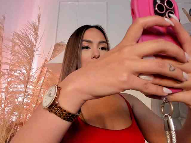 Nicole_Voshkie