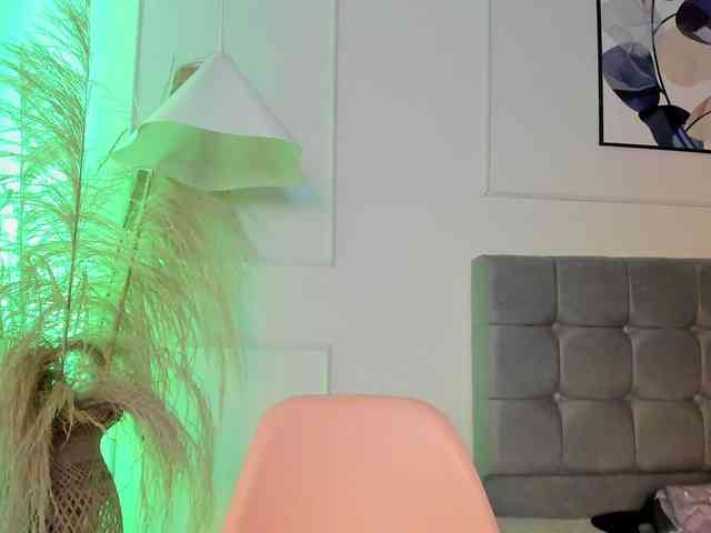 Nicole_Voshkie webcam