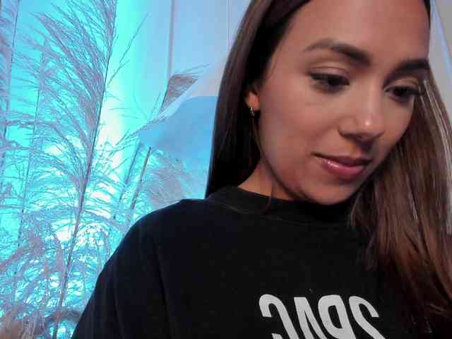 Nicole_Voshkie webcam