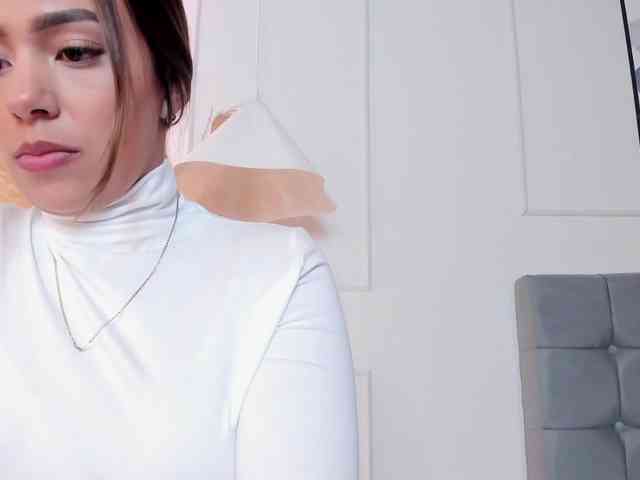 Nicole_Voshkie