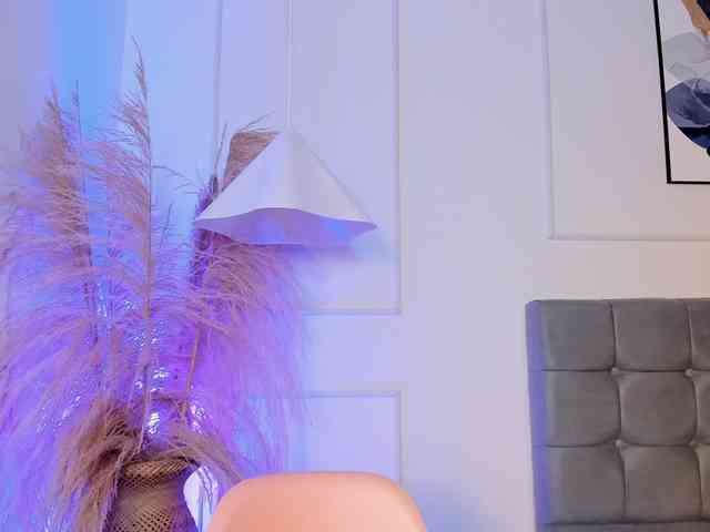 Nicole_Voshkie webcam