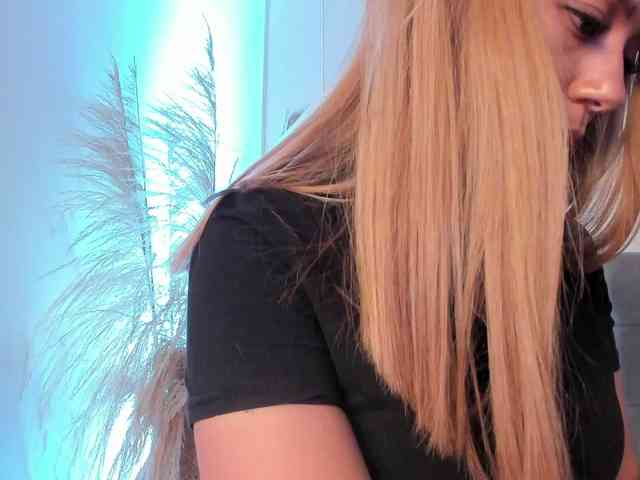 Nicole_Voshkie
