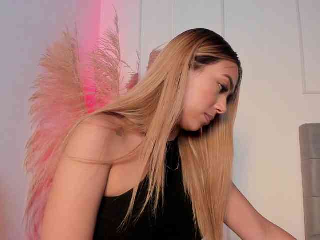 Nicole_Voshkie webcam