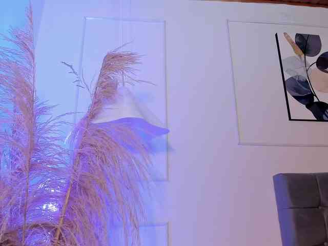 Nicole_Voshkie webcam