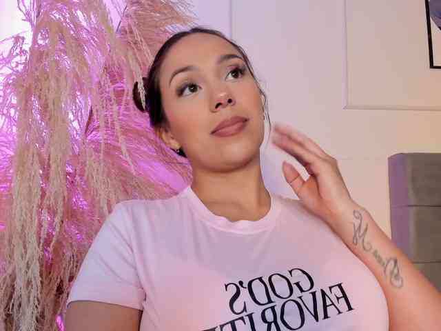 Nicole_Voshkie webcam