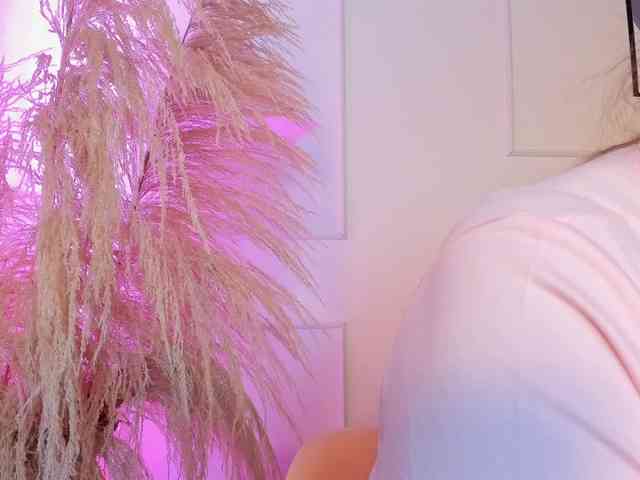 Nicole_Voshkie webcam