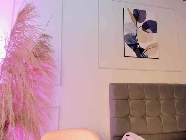 Nicole_Voshkie