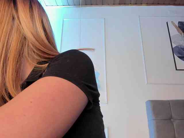 Nicole_Voshkie