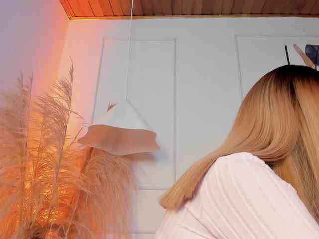 Nicole_Voshkie webcam