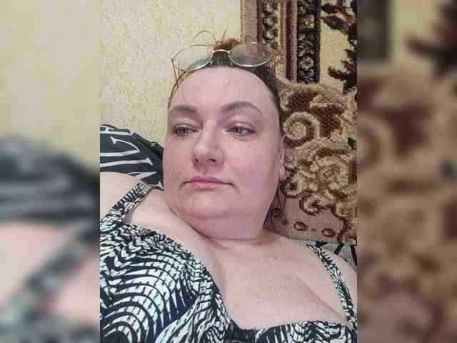 该模特正在直播。 XAriannaX