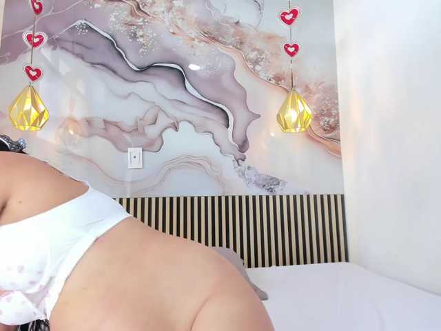 EvelynSweet live cam on BongaCams