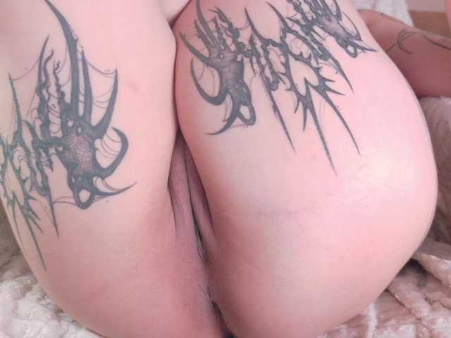 Yuriko-May live cam on BongaCams