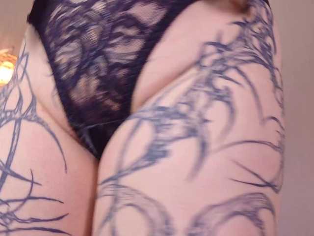 Yuriko-May live cam on BongaCams