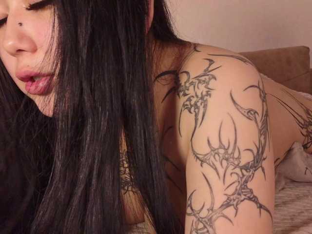 Yuriko-May live webcam show