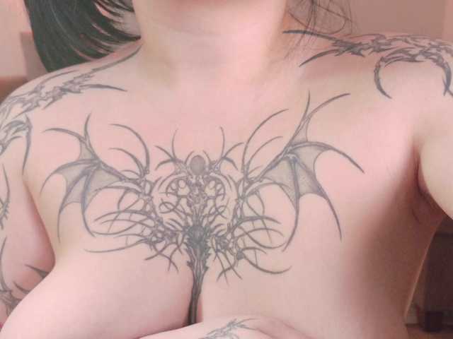Yuriko-May live cam on BongaCams