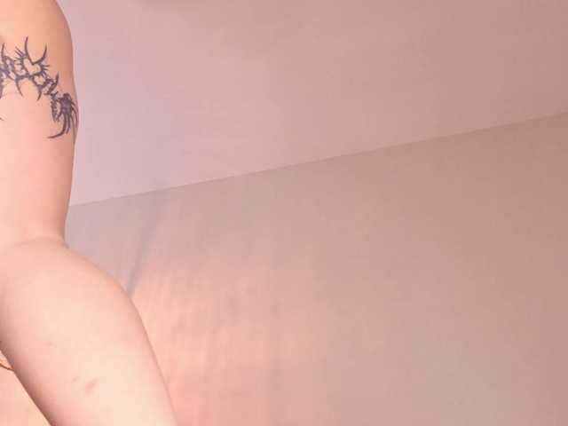 Yuriko-May live cam on BongaCams